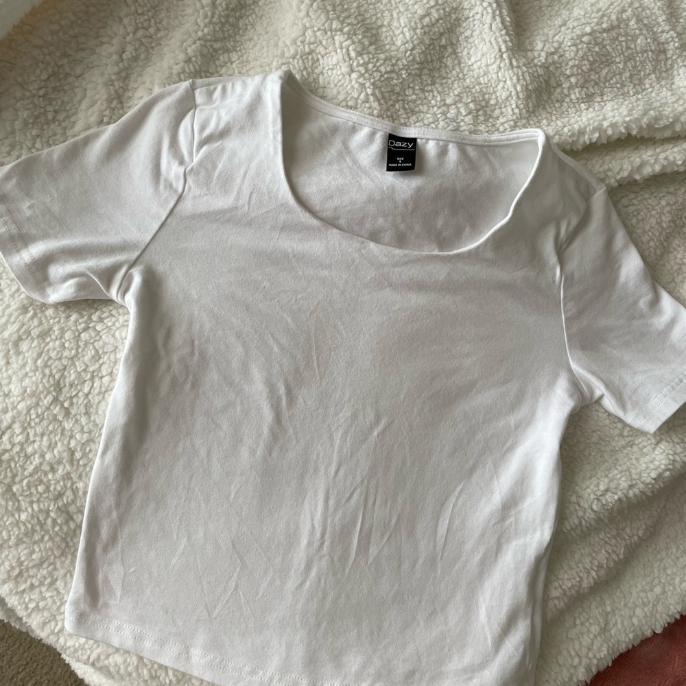 White short sleeve shirt